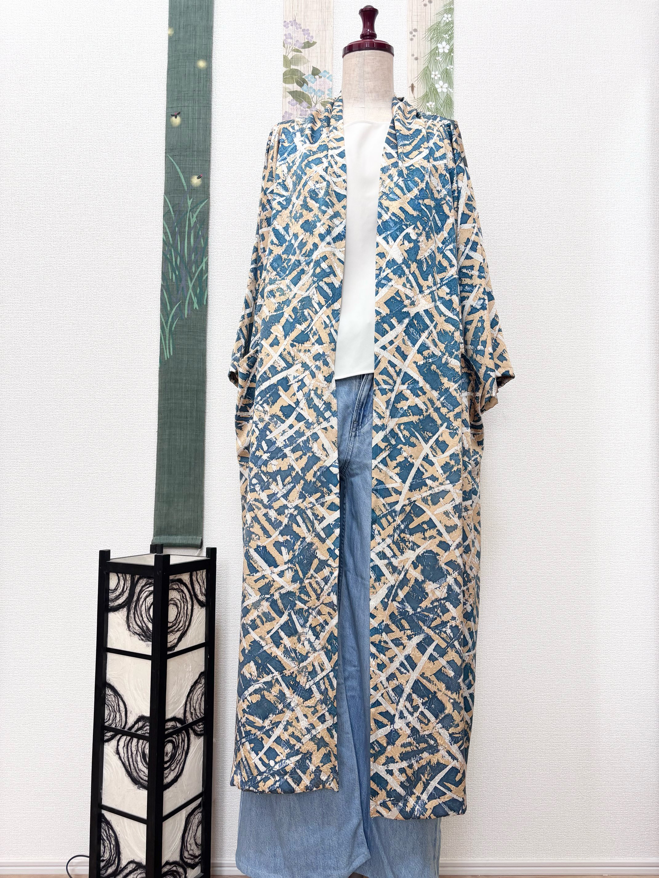 羽織るだけでオシャレ！着物から作ったローブ　荒梅雨