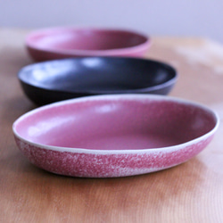 使いやすいサイズ感が魅力的な…オーバル皿 1枚目の画像