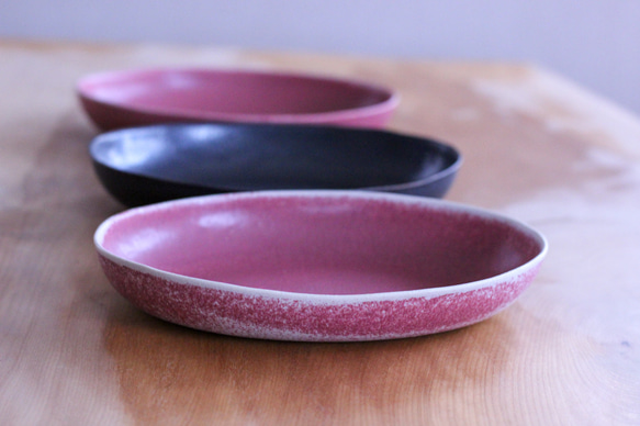 使いやすいサイズ感が魅力的な…オーバル皿 6枚目の画像