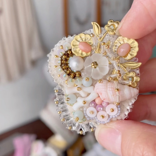 マーメイド ビーズ刺繍ブローチ パステル ブローチ サクラ エンブロイ