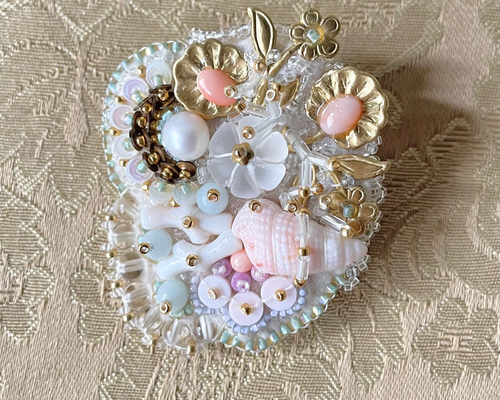 マーメイド ビーズ刺繍ブローチ パステル ブローチ サクラ エンブロイ