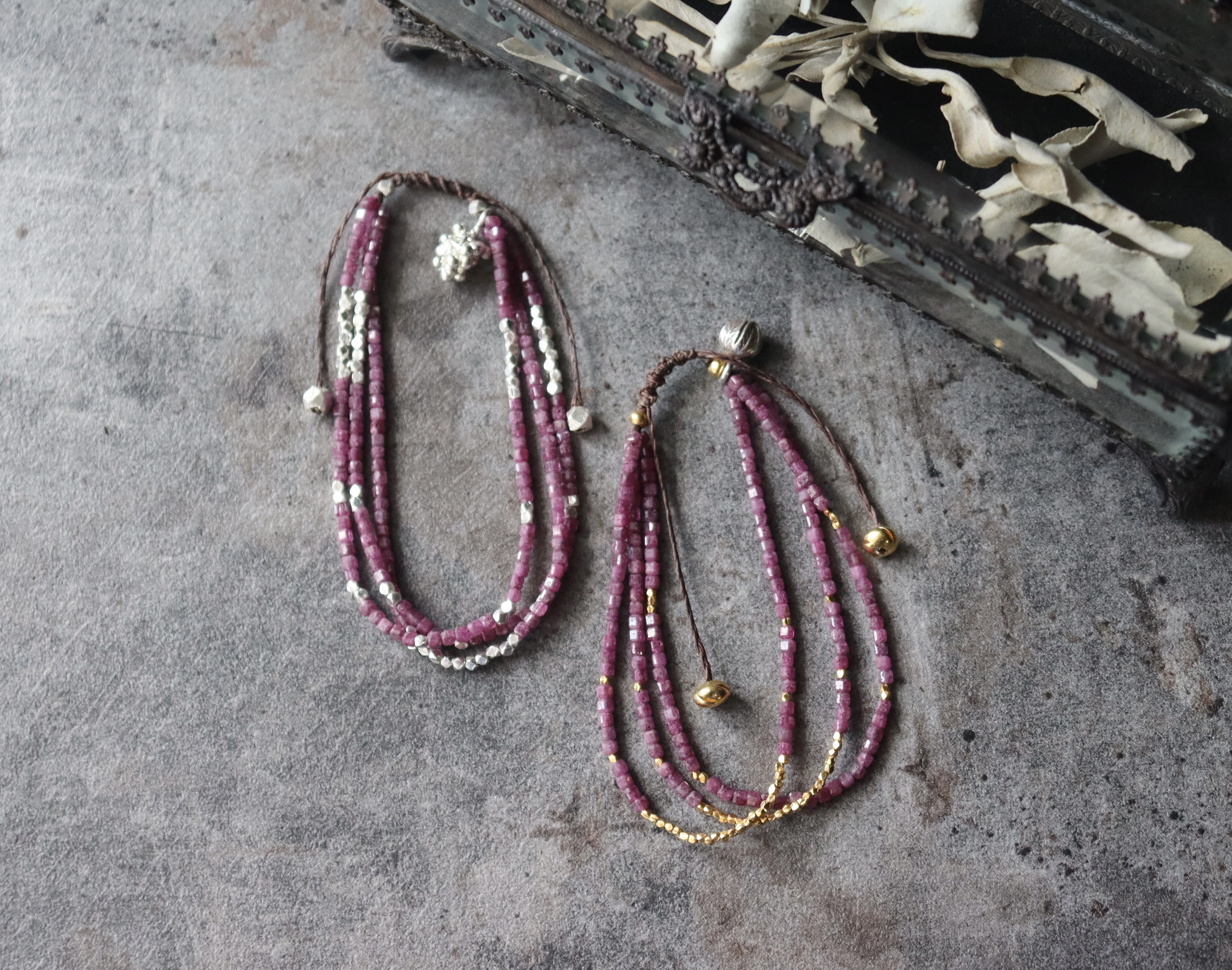 《ご選択》高純度SVカレンシルバーと天然石ルビー(シルバーカラー/ゴールドカラー)のブレスレット/紡ぐfiler