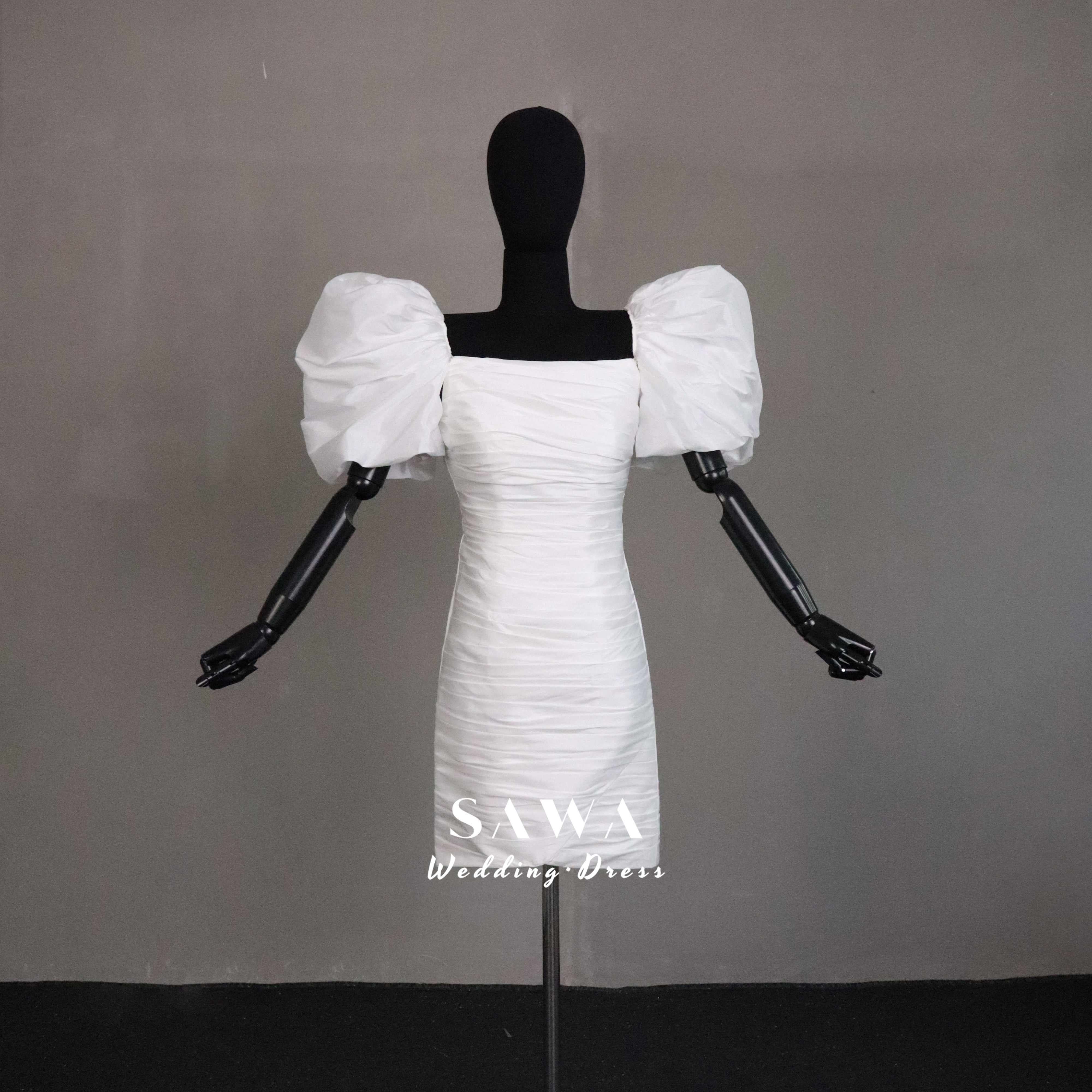 お買い得　白　フリル　お色直し　取り外し可能パフスリーブ　ミニドレス　ボリューム　二の腕カバー　編み上げ　成人式卒業式