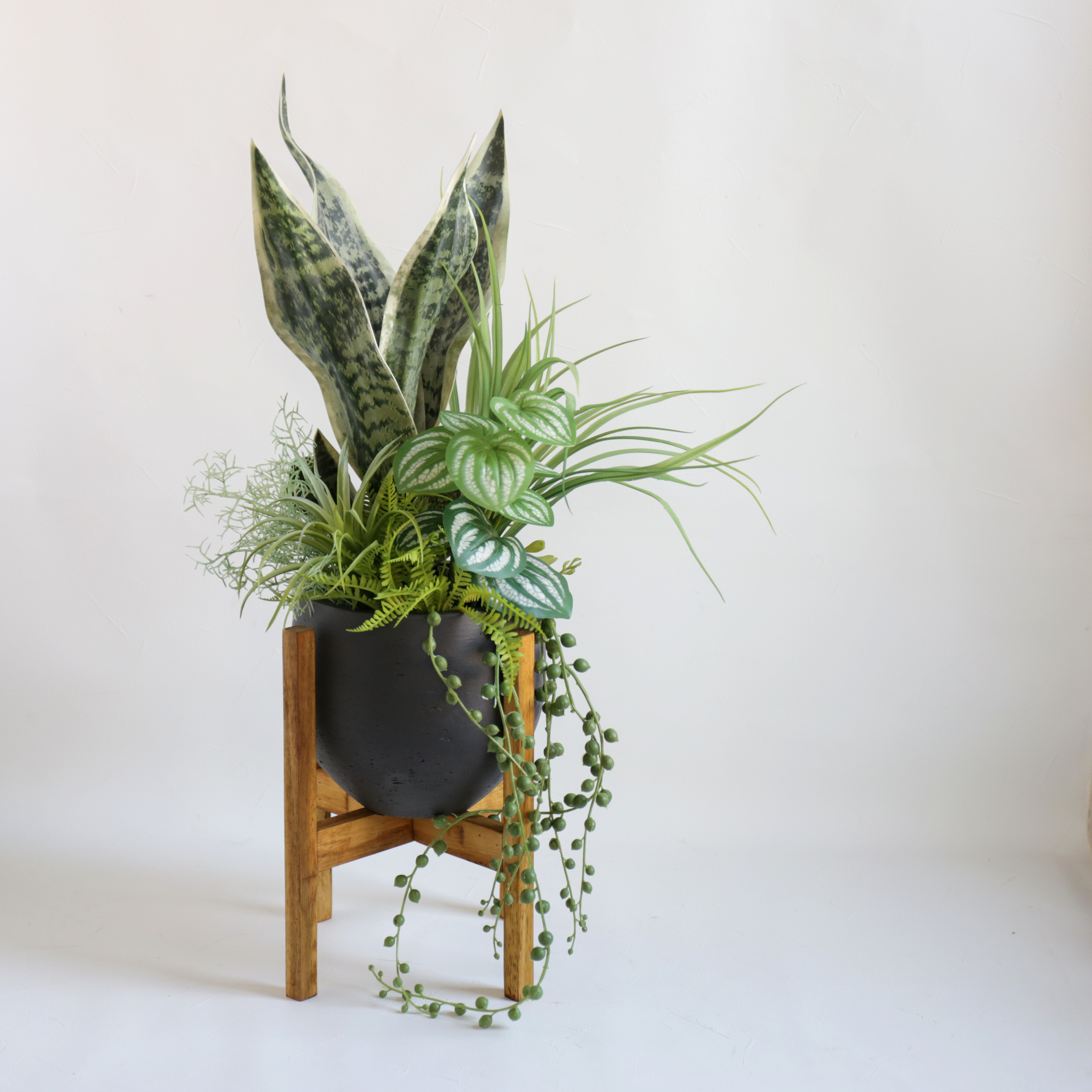 サンセベリアとナチュラルリーフ寄せ植え風～お水不要のフェイクグリーン