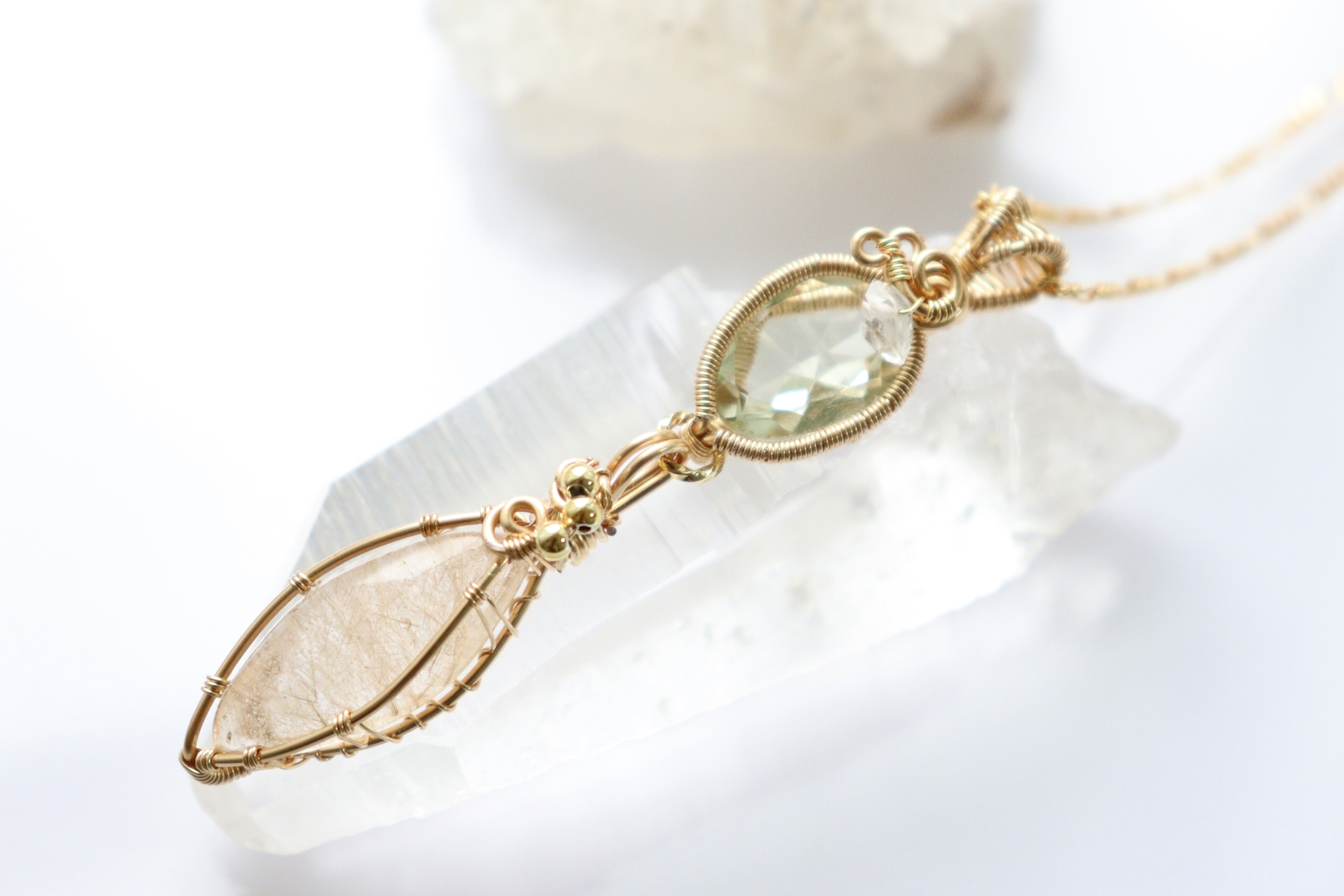 宝石グリーンアメジストとルチルクオーツのワイヤージュエリーネックレス⟡ 天然石