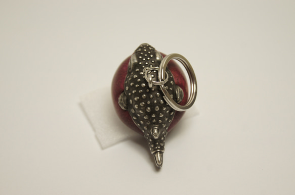 フグ　パープルハート（木材）ピューター（金属）キーホルダー、ペンダント、バッグチャーム、置物 10枚目の画像