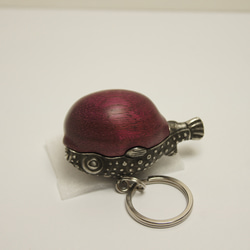 フグ　パープルハート（木材）ピューター（金属）キーホルダー、ペンダント、バッグチャーム、置物 9枚目の画像