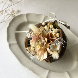 3】ち＠プロフ必読☘️ブッダナッツ☘️フラワーアレンジメント 幸せを呼ぶブッダナッツ（ローズプリザーブドフラワー） – find