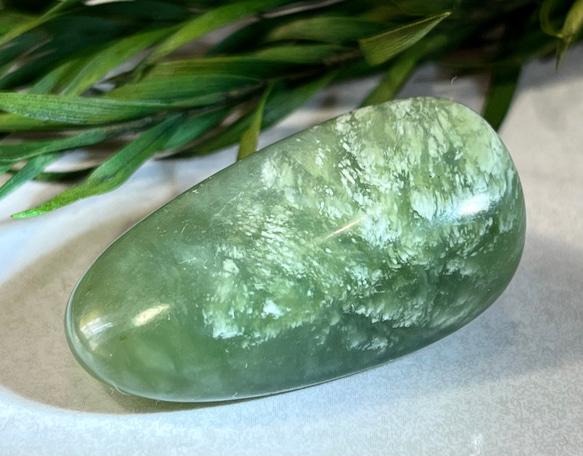 30000→25000 ロシア産　翡翠　原石　タンブル 五徳の石✨ ニュージェイド タンブル 中国翡翠 原石 天然石 東洋