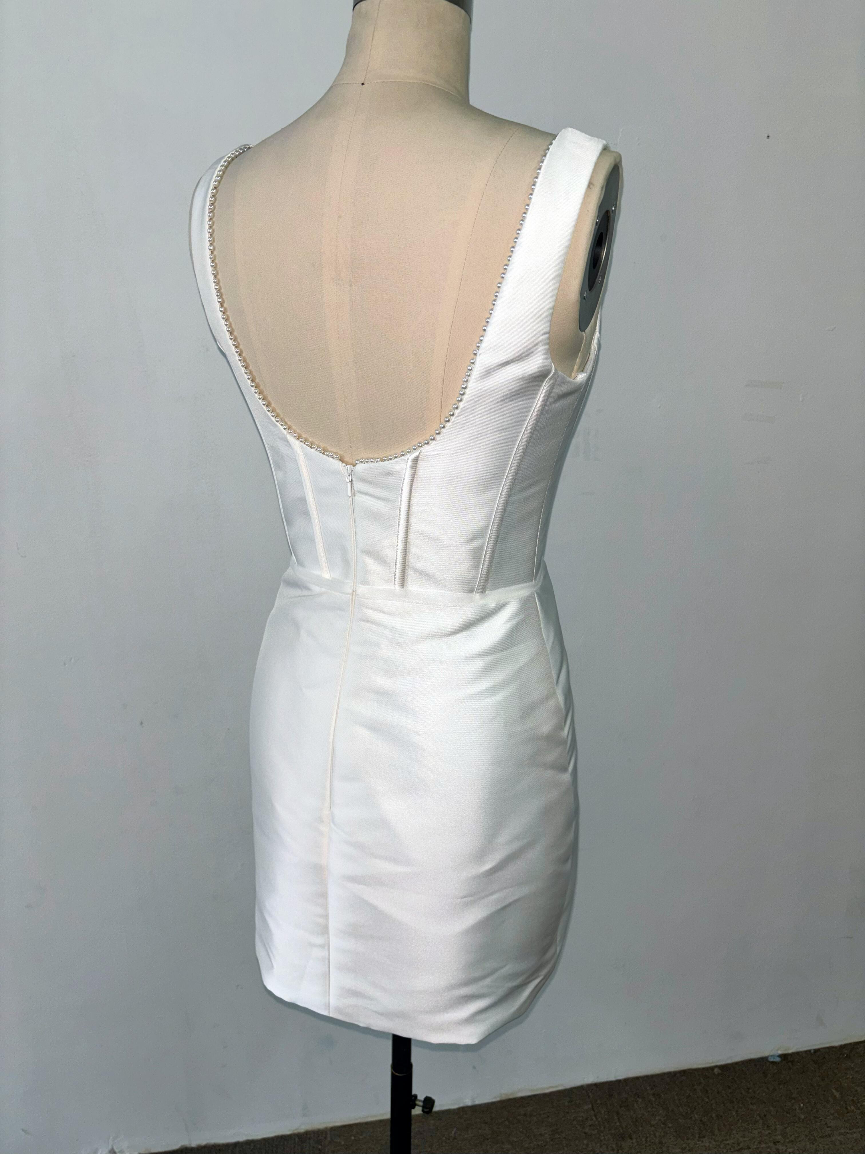 高品質保証　優雅なシルエット　光沢サテン　サイズオーダー可能　シンプルなミニドレス　チャック　袖無パーティードレス音楽会