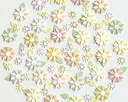 クラフトパンチの優しい色の小さなお花たち〜くすみカラー 色紙