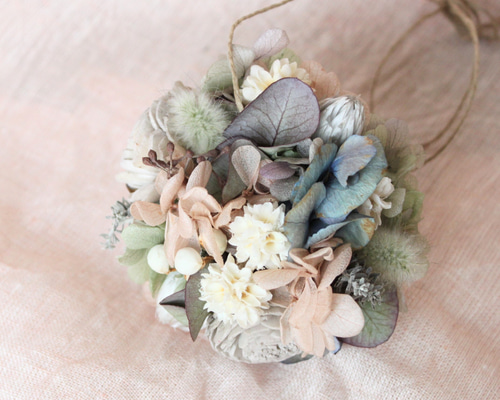 秋色紫陽花とルナリアのフライングボール☆フラワーボール☆紫陽花アレンジ 秋色紫陽花とルナリアのフライングボール☆フラワーボール