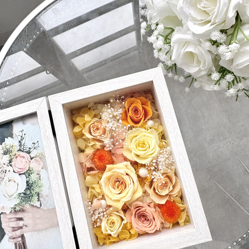 プリザーブドフラワーのフォトフレームアレンジ（ビタミンカラー