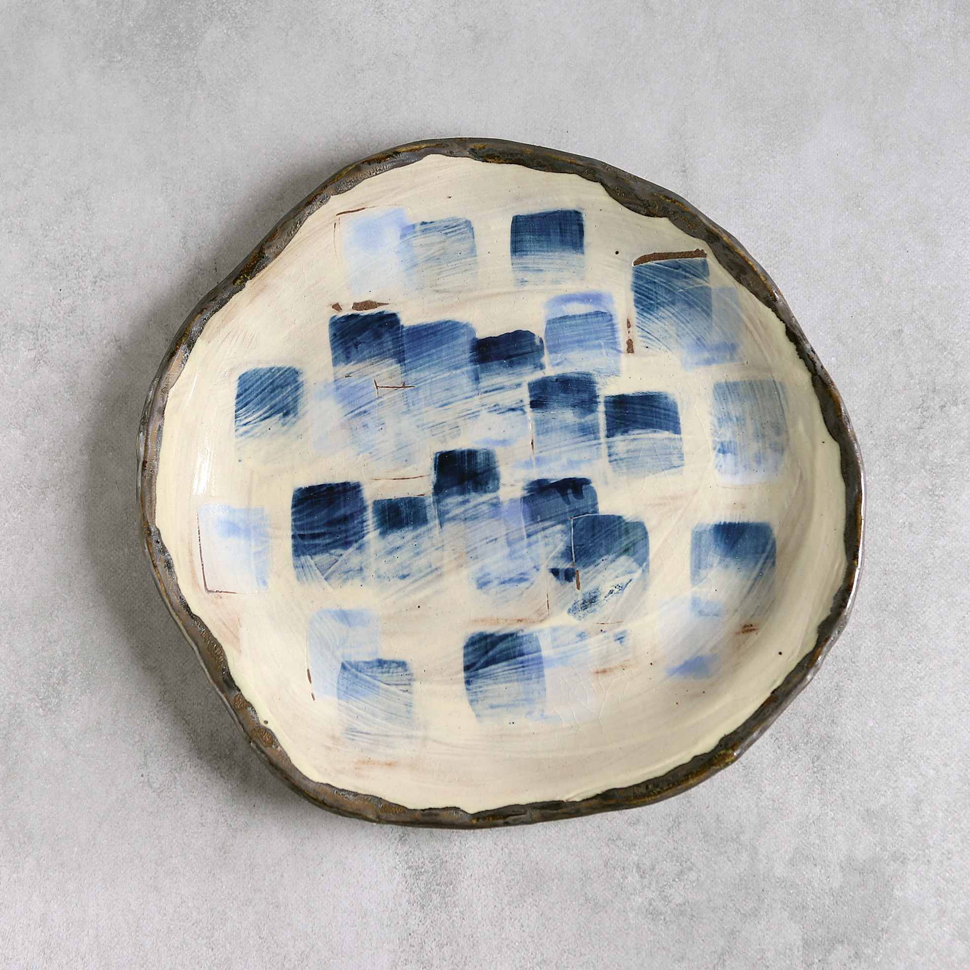 藍のリズム・色絵陶器変形皿