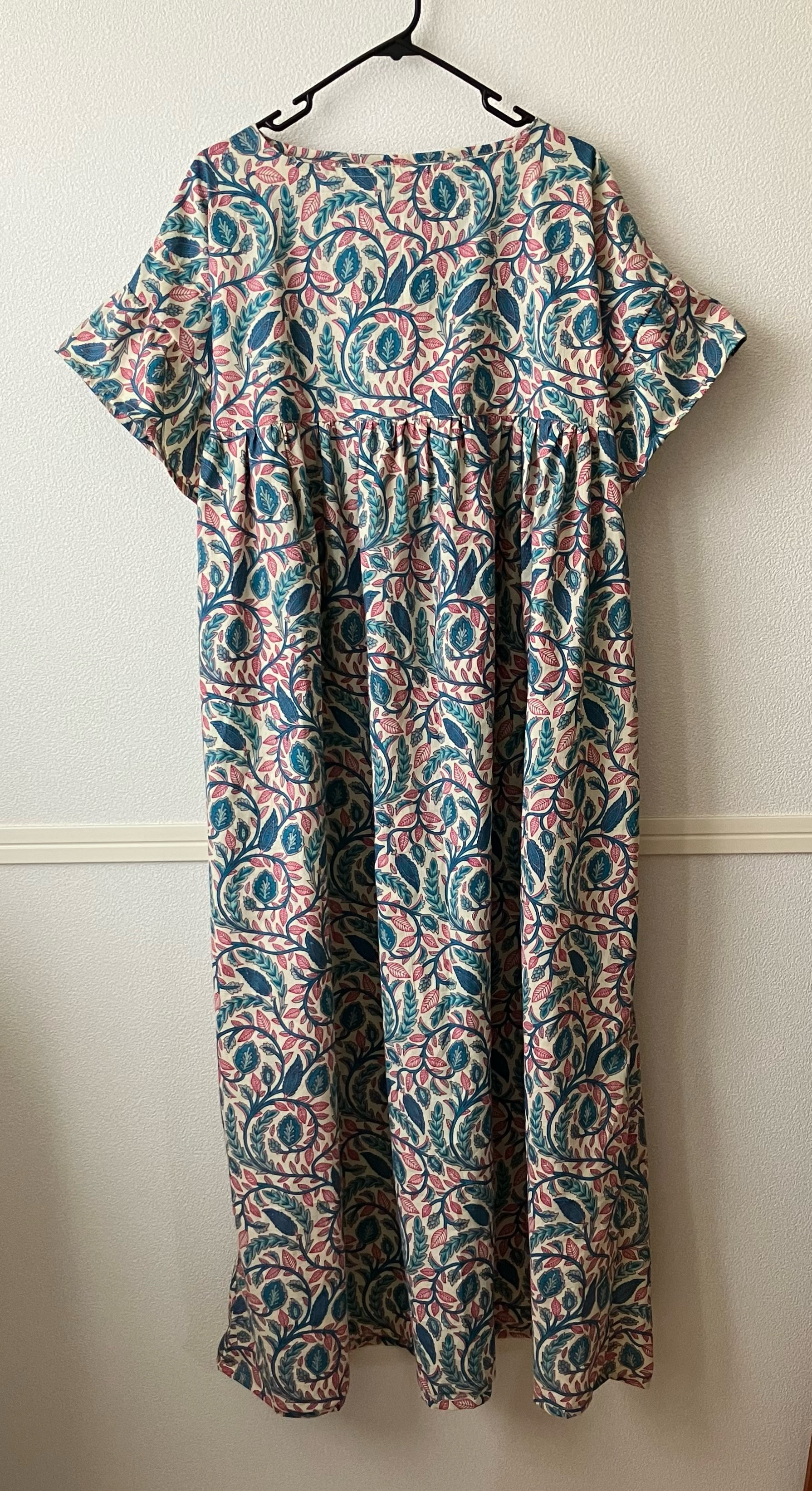 ハンドメイド半袖ワンピース