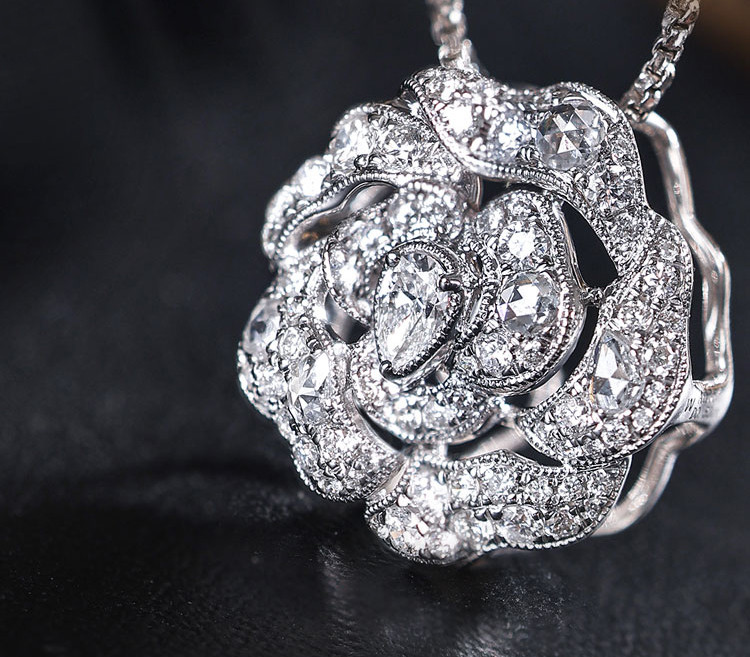 [ヘイズジュエリー]ダイヤモンドカメリアシリーズ 18Kゴールド 天然ダイヤモンドペンダント/イヤリング カメリア 3Dインレイ