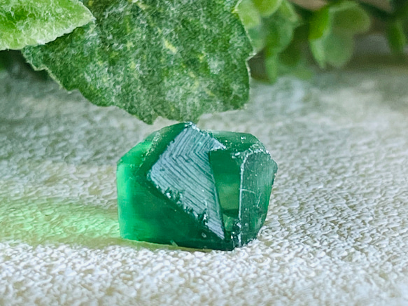 英国ダイアナマリア産 フローライト 結晶 蛍石 原石 ラフストーン