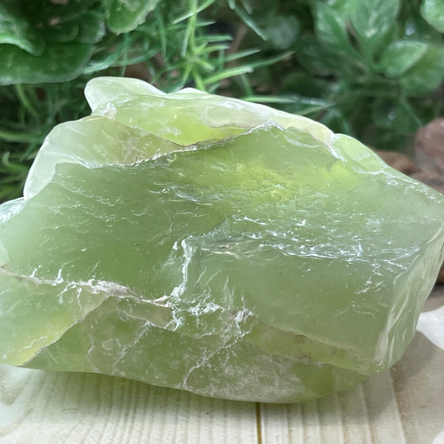 知恵の石✨ ネフライト 軟玉 翡翠 ラフストーン 原石 天然石 東洋