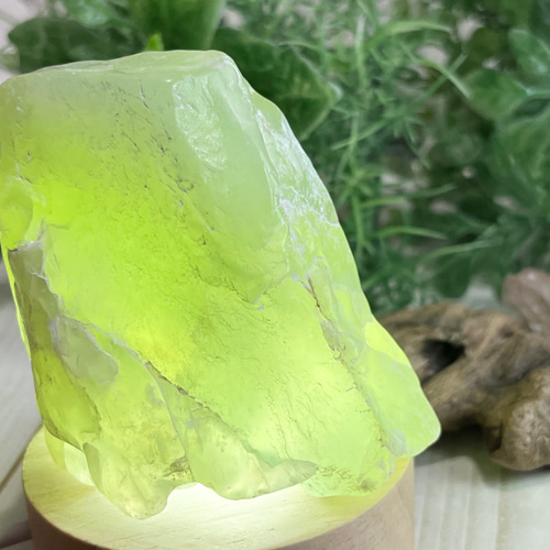 知恵の石✨ ネフライト 軟玉 翡翠 ラフストーン 原石 天然石 東洋