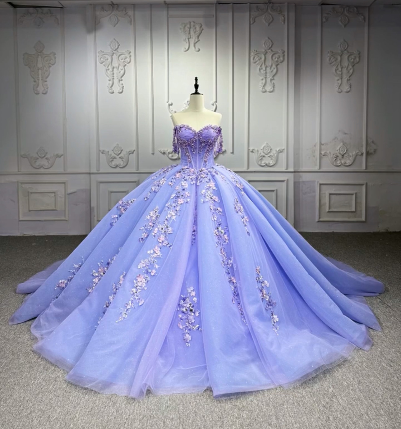 素材感を際立つ　パール　ラベンダー色　細見えシルエット　ロングトレーン　上品　サイズオーダー可能カラードレス　ブライダル