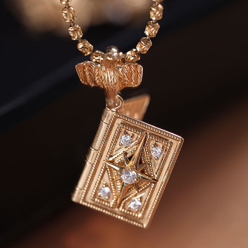 [ヘイズジュエリー] 童話の本シリーズ 18Kゴールド 天然ダイヤモンドペンダント 日本のデザイナー オリジナルジュエリーグレー 16,132円