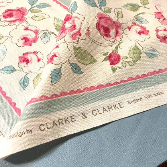 英国CLARKE＆CLARKEの生地で仕立てたバラのポーチ　30㎝　大きなポーチ 8枚目の画像