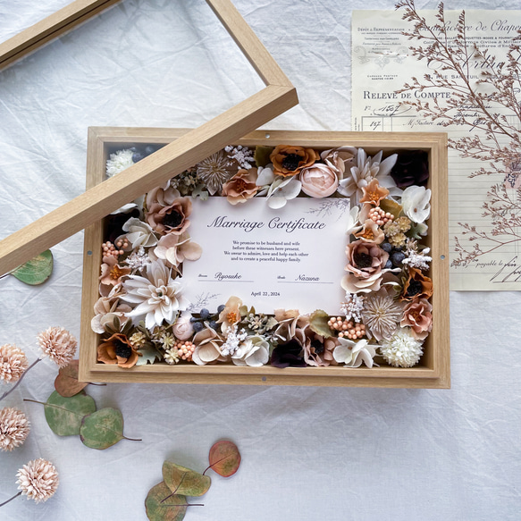 ゲストと作る＊お花の結婚証明書（ベージュ&ブラウン）　　アーティフィシャルフラワー　結婚証明書　結婚誓約書 1枚目の画像