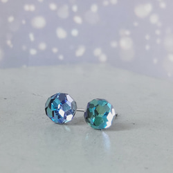 虹色の輝き✨クリスタルボール（スリークォーター）✨スタッドピアス／ノンホールピアス【金属アレルギー対応】AP-＃601 3枚目の画像