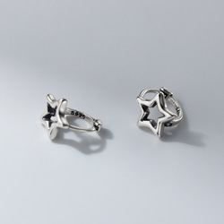 シルバー925 燻し加工　透かし　星　フープピアス　ピアス つけっぱなし　金属アレルギー対応  セカンドピアス 3枚目の画像