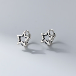 シルバー925 燻し加工　透かし　星　フープピアス　ピアス つけっぱなし　金属アレルギー対応  セカンドピアス 1枚目の画像