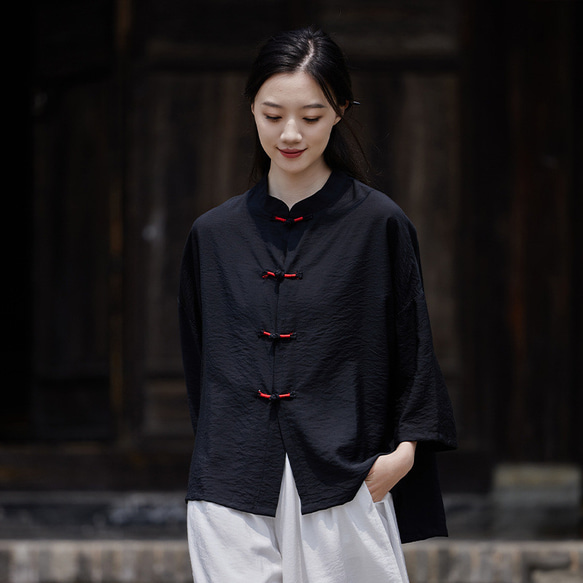 日焼け止めブラウス 空調シャツ 涼し気な雰囲気が魅力の手巻きシャツ #黒色 1枚目の画像