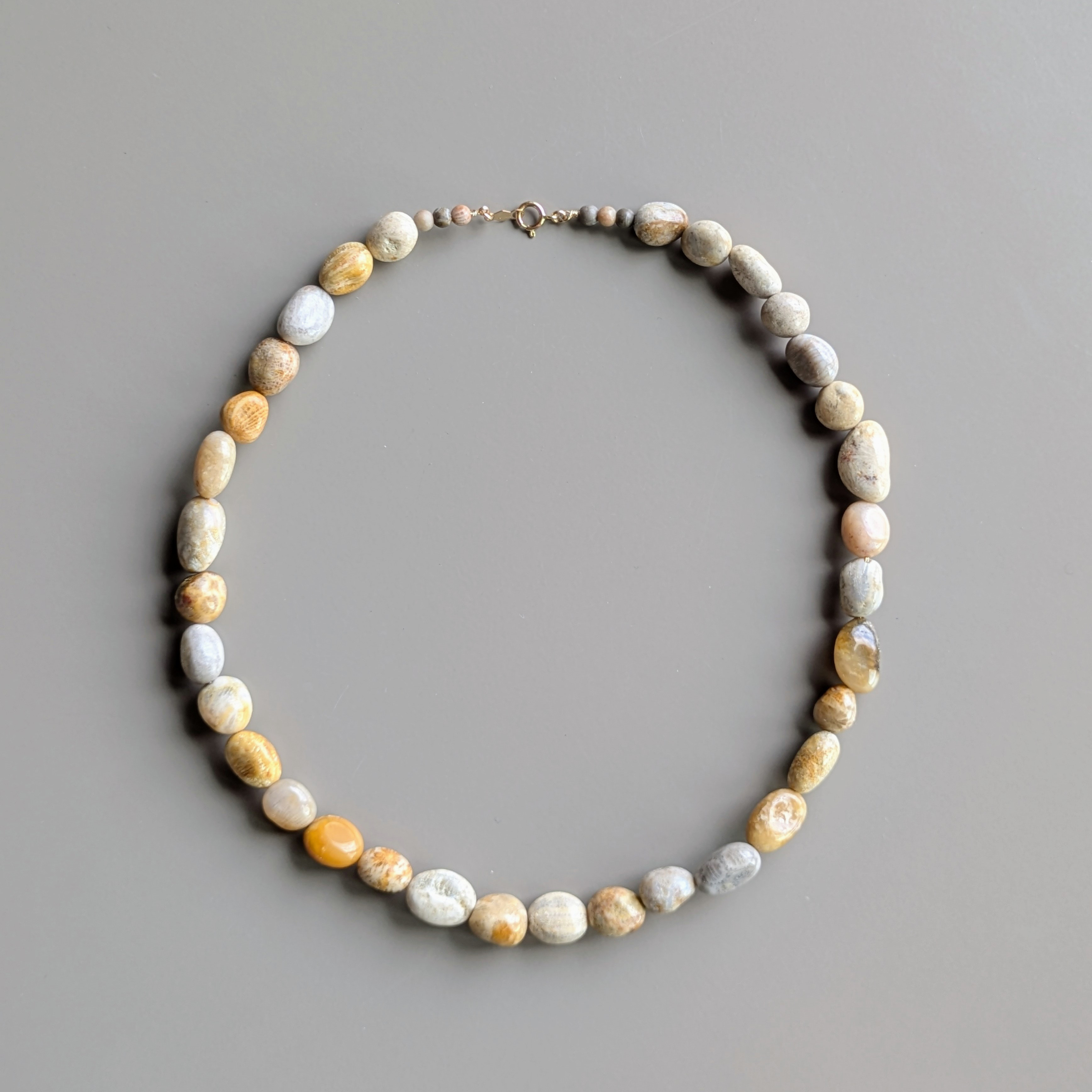 ピアス付◆ ニットに合う 天然石 フォシルコーラル 化石珊瑚ネックレス サージカルSUS316L/14kgf SV925