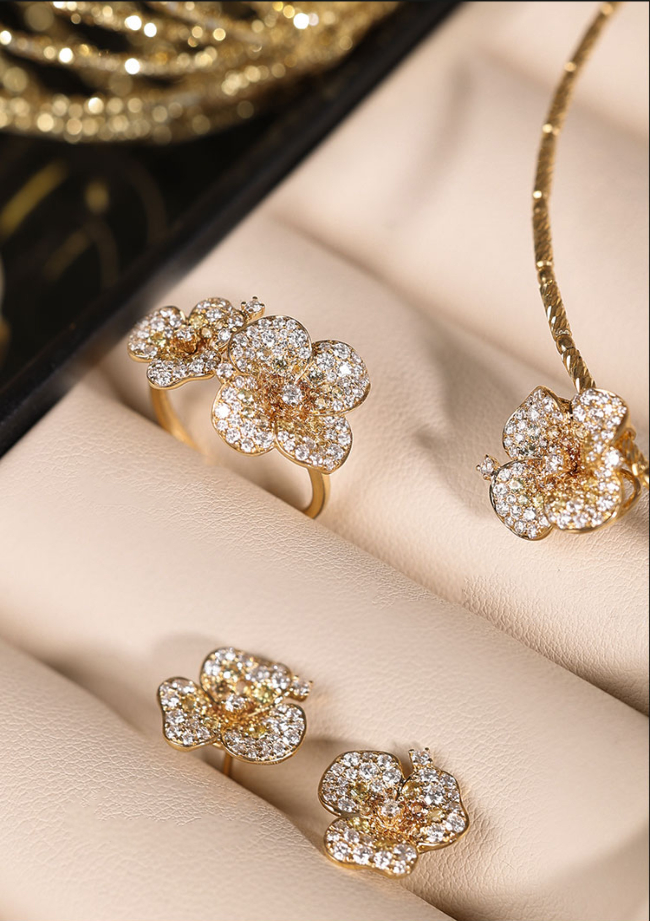 [ヘイズジュエリー] ゴールデンフラワーシリーズ 18Kゴールド サファイア 天然ダイヤモンド ジュエリーセット ペンダント/イ