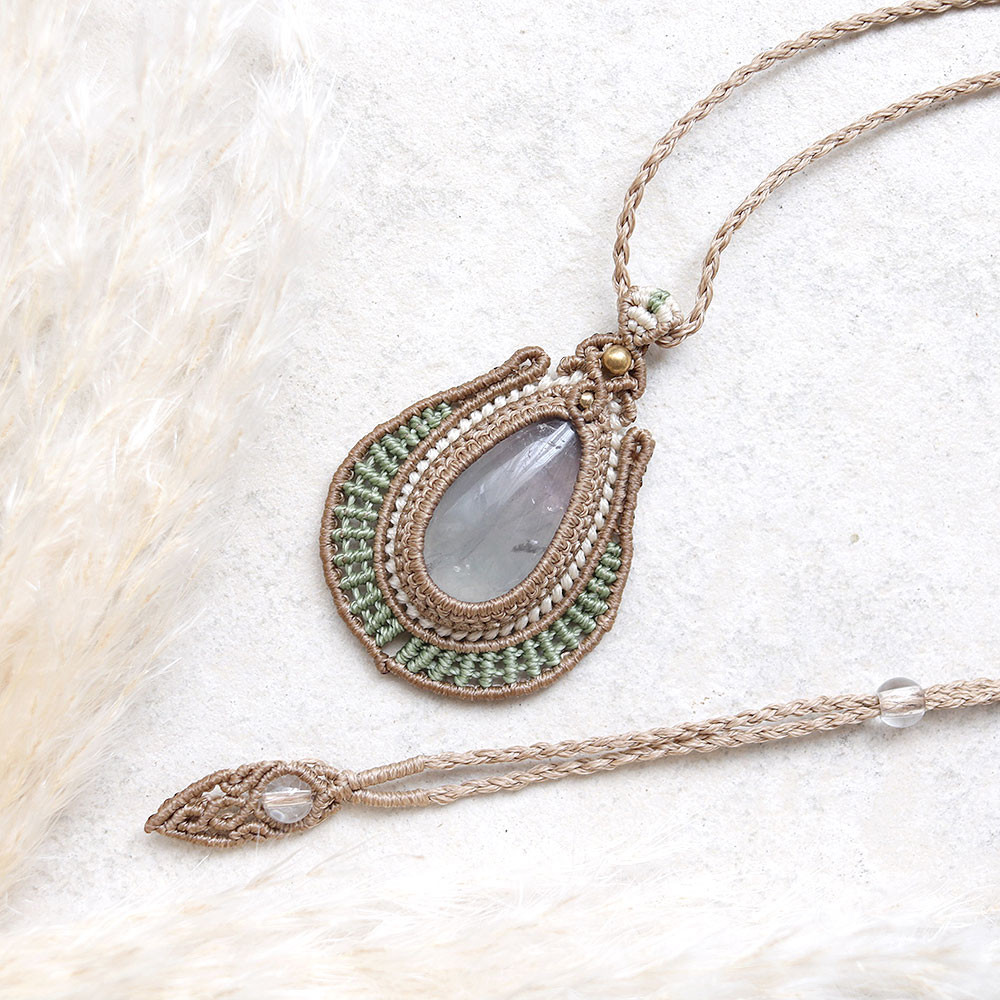 フローライトマクラメネックレスmac425天然石エスニックアジアンエキゾチック金属アレルギーフリーのアクセサリー