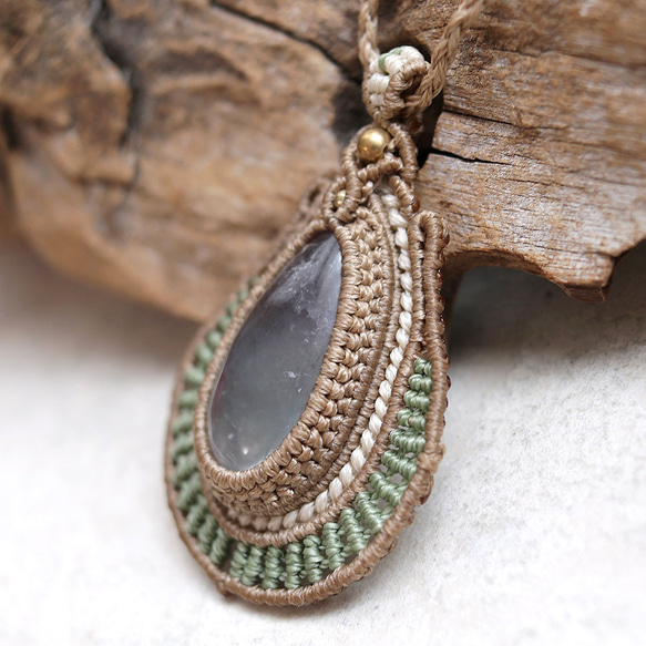 フローライトマクラメネックレスmac425天然石エスニックアジアンエキゾチック金属アレルギーフリーのアクセサリー 4枚目の画像