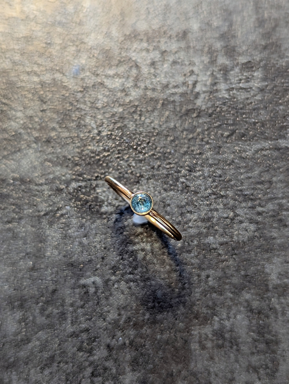 ブルージルコン　リング　ジルコンリング　天然石　リング　天然石　指輪　フリーサイズリング　誕生石リング　可愛い　人気