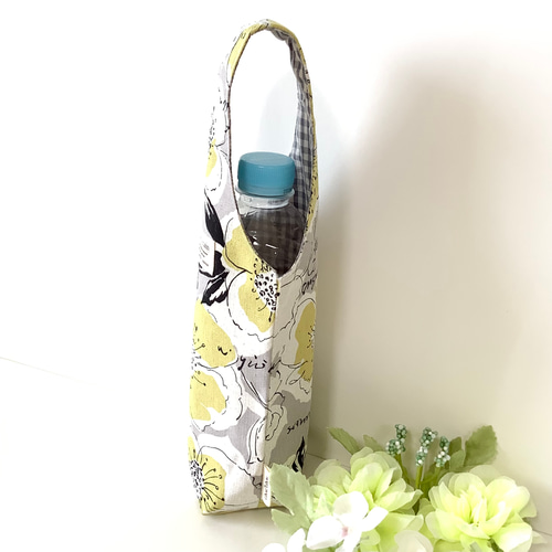 ペットボトルカバー　フラワーブーケ柄　ハンドメイド フラワーモチーフ付き花柄ペットボトルカバー | iichi 日々の暮らしを