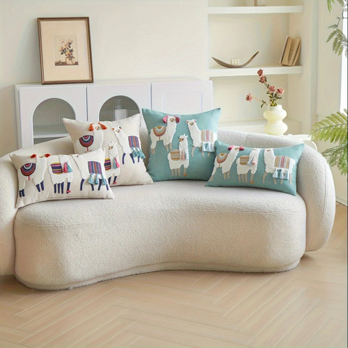 繊細な模様と刺繍が素晴らしい】刺繍クッションカバー・アルパカ