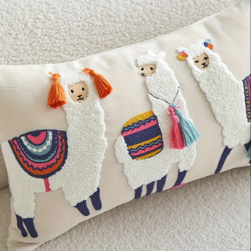 繊細な模様と刺繍が素晴らしい】刺繍クッションカバー・アルパカ