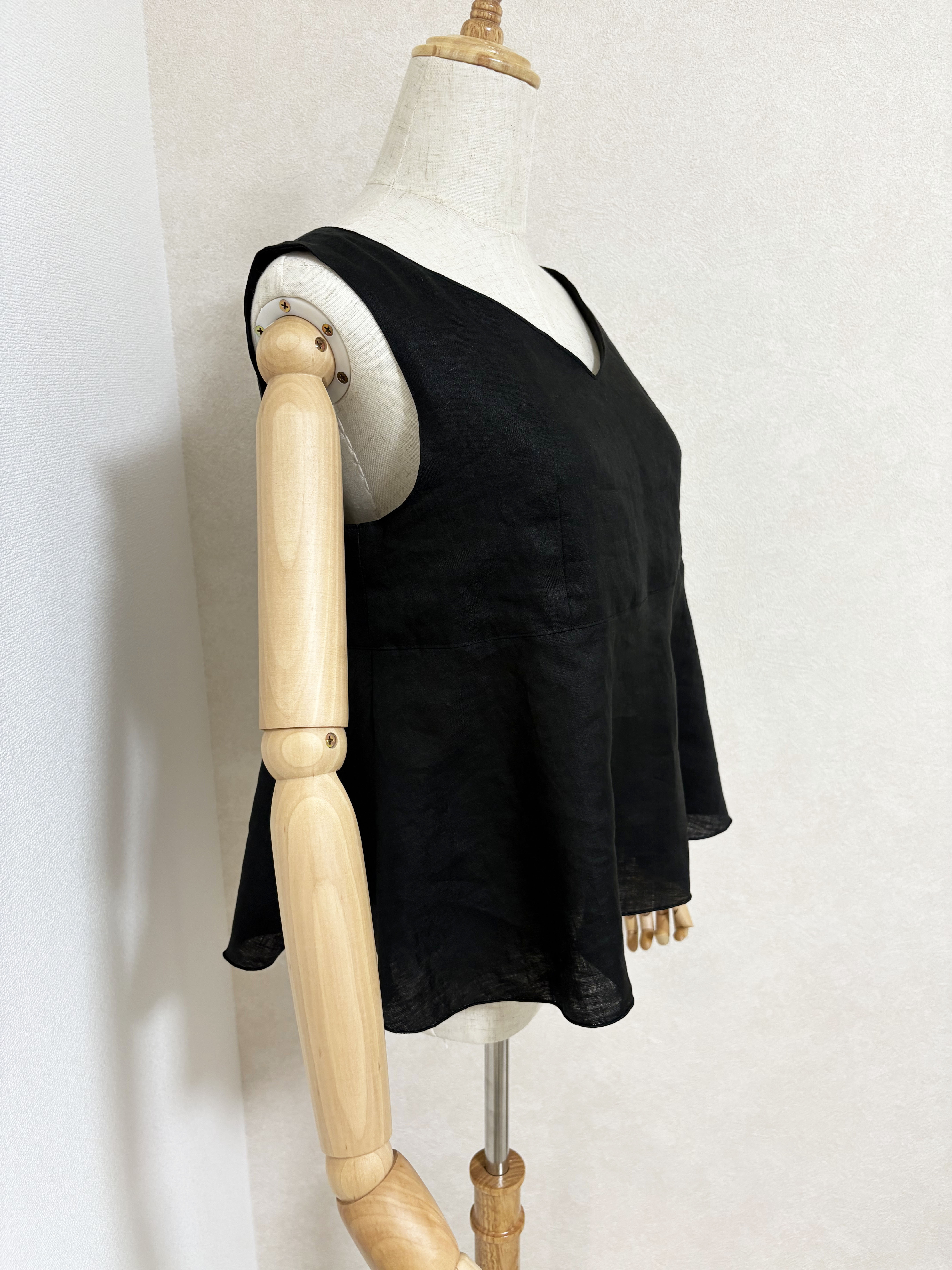 リネン100%のインナータンクトップ