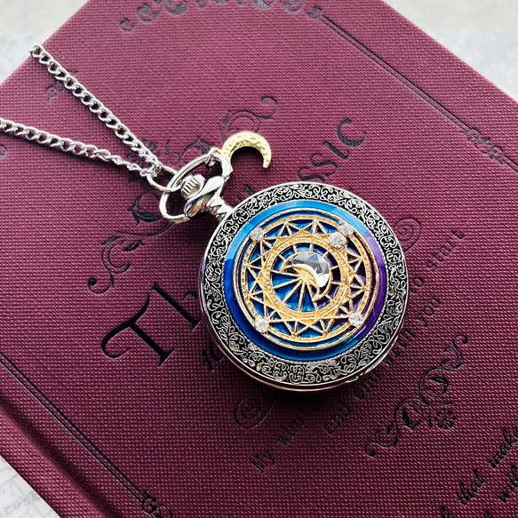魔術師の懐中時計ー月の魔法陣☽ ネックレス・ペンダント