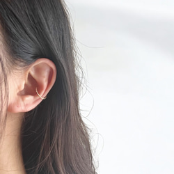 【JORIE】まるでピアス！　Sサイズ　2way 14kgf のデザインワイヤーイヤリング　イヤーカフ 2枚目の画像