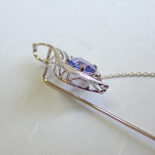 タンザナイト 1カラットアップ 青い翼ピンブローチ プラチナ900