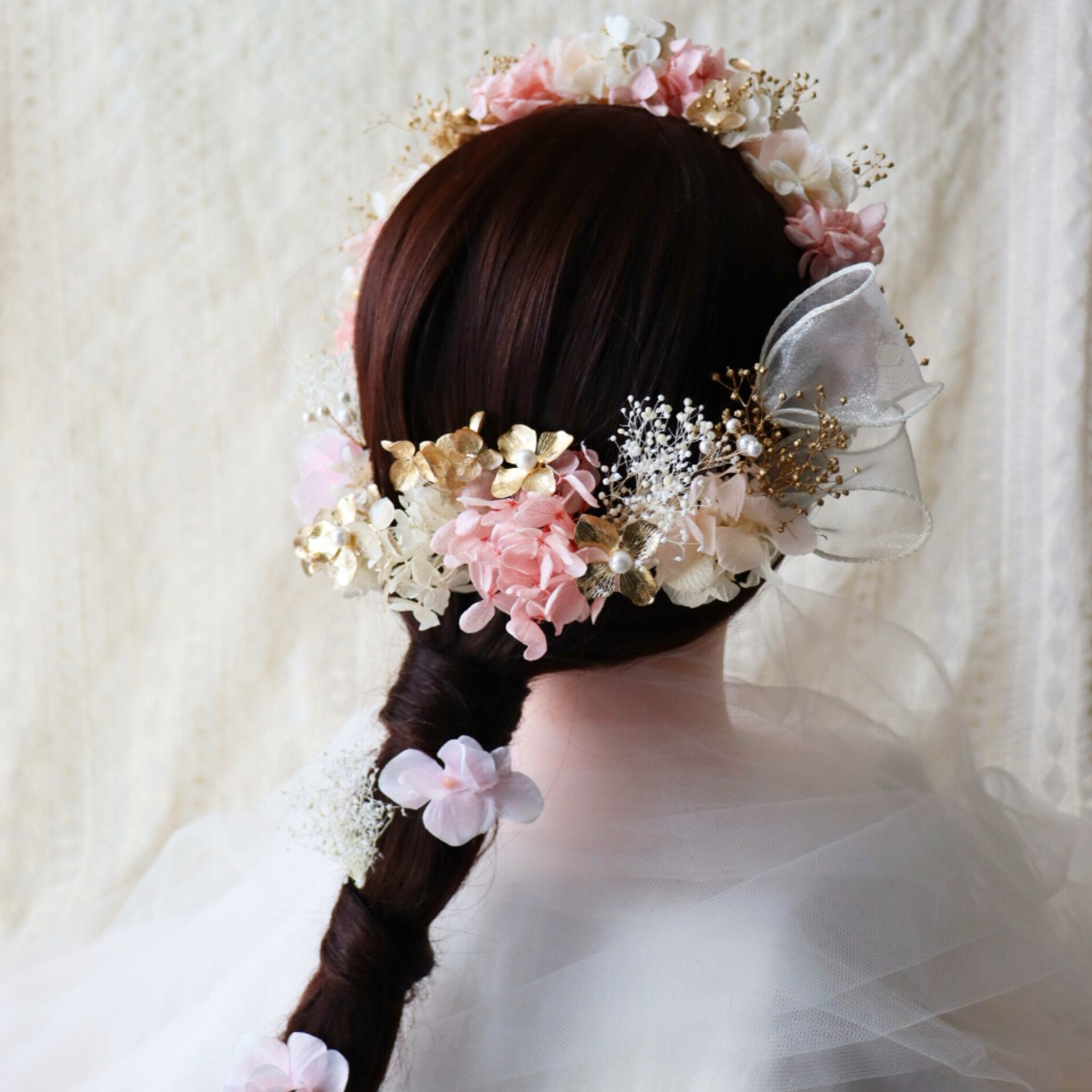 お花のカチューシと髪飾りセット　くすみピンク　ゴールド　　成人式用髪飾り　卒業式ヘア髪飾り　フラワーカチューシャ