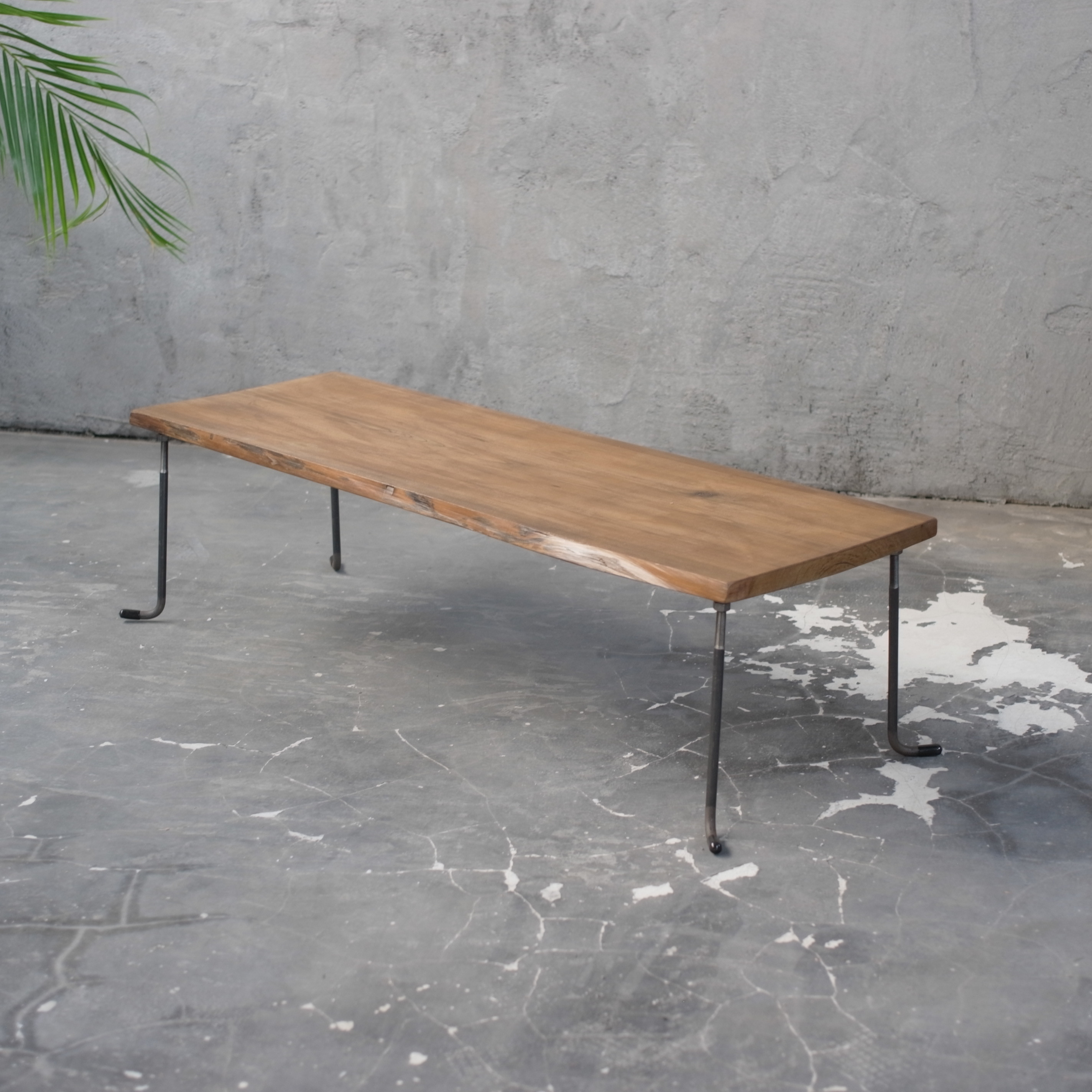 【現品販売】アイアン ローテーブル 一枚板 鉄脚 一枚板 木 テーブル t58 現品販売】アイアン ローテーブル 一枚板 鉄脚 一枚板 木 テーブル t58