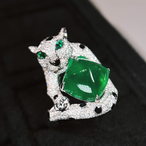 ジャガー」K18 天然エメラルド 春 並び無い 高貴 5月誕生石 上品 天然