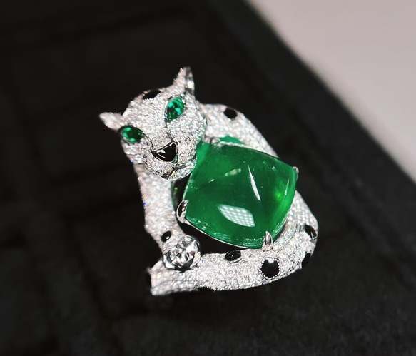 ジャガー」K18 天然エメラルド 春 並び無い 高貴 5月誕生石 上品 天然