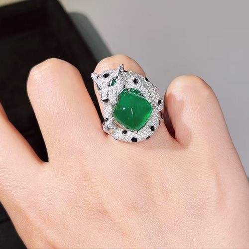 ジャガー」K18 天然エメラルド 春 並び無い 高貴 5月誕生石 上品 天然