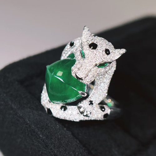 ジャガー」K18 天然エメラルド 春 並び無い 高貴 5月誕生石 上品 天然