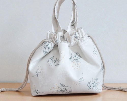 ハンドメイド 保冷バッグ レッスンバッグ 巾着 トートバッグ 花柄 保温保冷☆保冷バッグ☆巾着☆花柄☆ランチトートバッグ☆熱中症対策